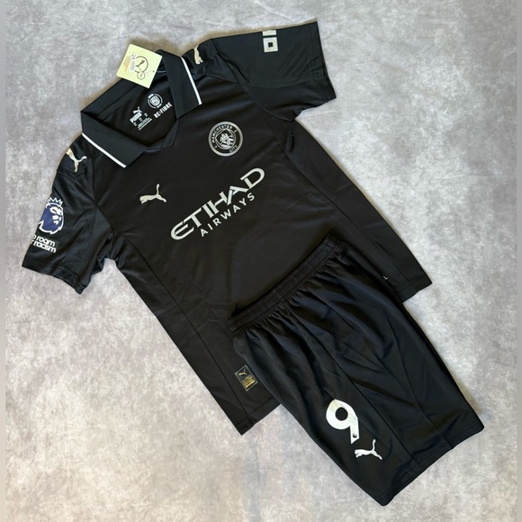 Manchester City Away Premier league set Haaland 9 - Picture 6 of 11